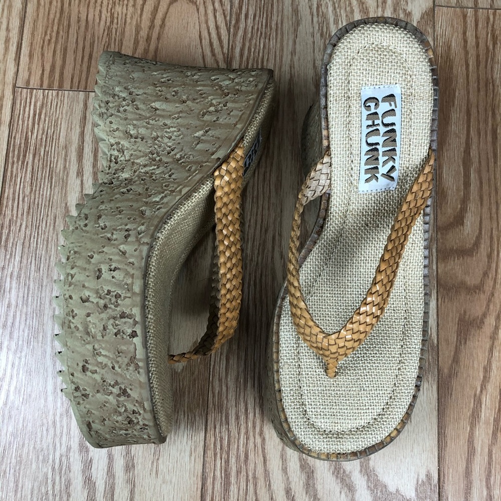 FUNKY CHUNKY Dark Tan Woven Platform Sandals - Picture 1 of 10